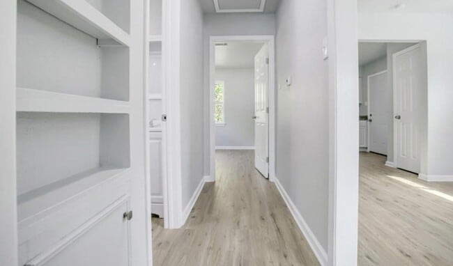 Photo - 5123 Peachtree St