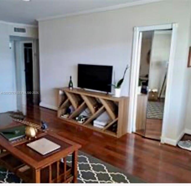 Photo - 462 Golden Isles Dr Unit 305