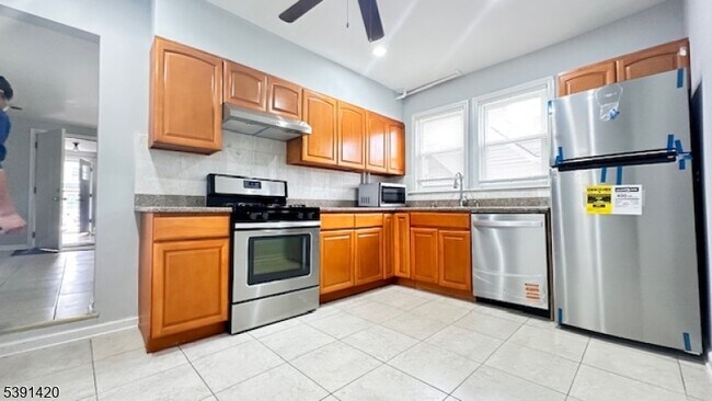 Photo - 19 Mechanic St Unit Apt