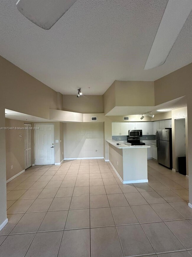 Photo - 4848 N State Rd 7 Condominio Unidad 4305