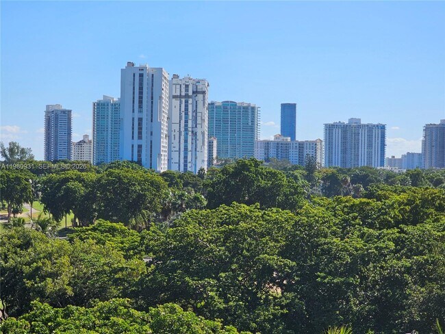 Photo - 20500 W Country Club Dr Unit 716