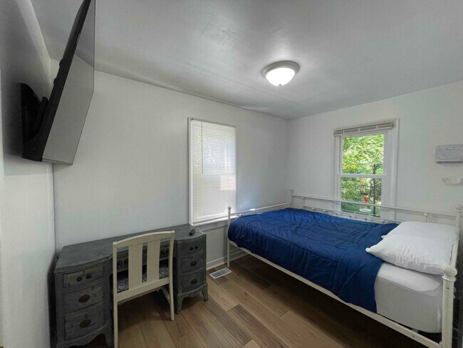 Photo - 2512 E 72nd St