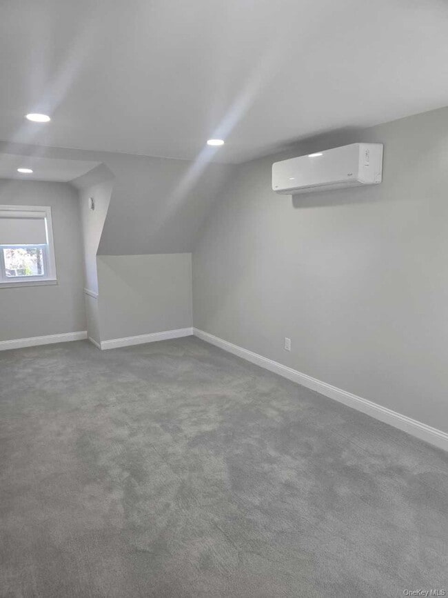 Photo - 119 Crown Ave Unidad 2nd Floor