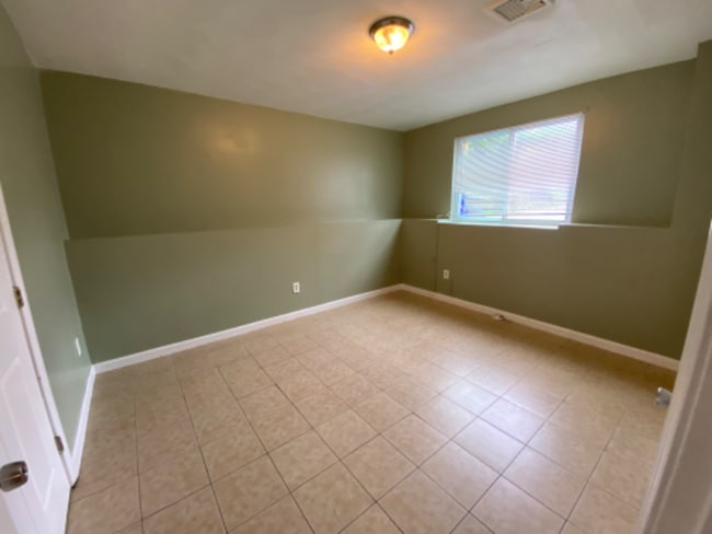 Photo - 11 Handy St Unit 1