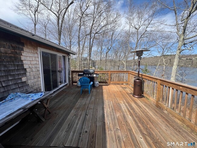 389 Wyassup Rd