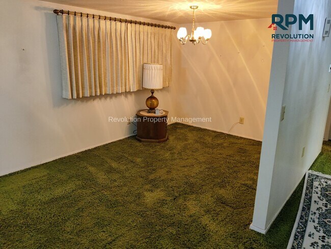 Photo - Welcome to living, Welcome to Hooper