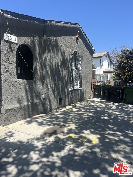 Building Photo - 6313 S Victoria Ave Rental