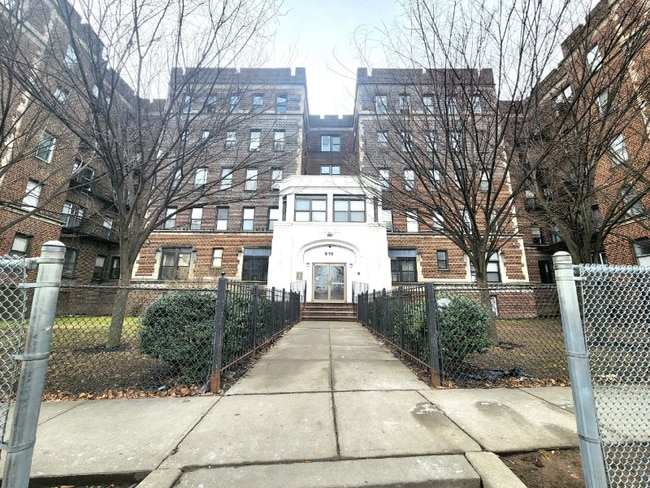 Photo - 600 Salem Ave Unit B14