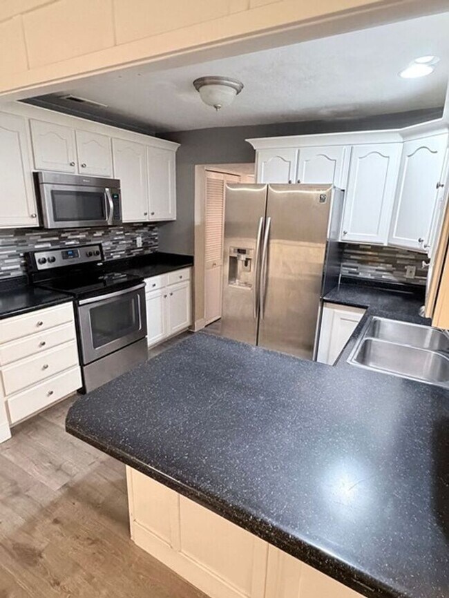 Photo - East Millcreek 2 bed 1 bath Condo Unit APT 16