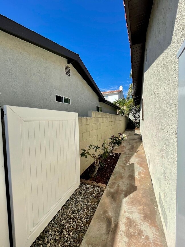 Photo - Torrance - 3 bd / 2 ba Home! GREAT LOCATION!!