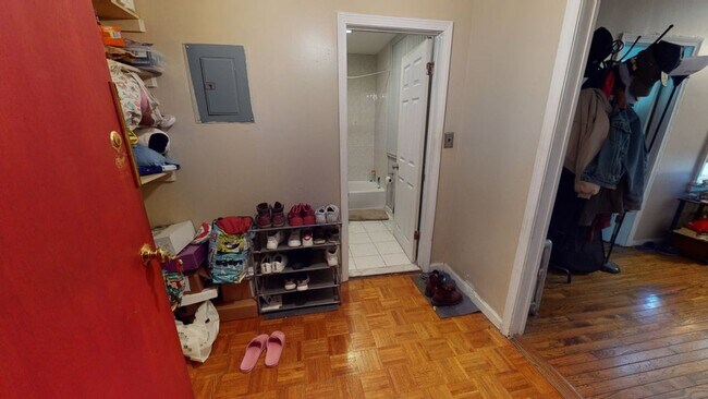 Building Photo - 47 Park Vale Ave Rental