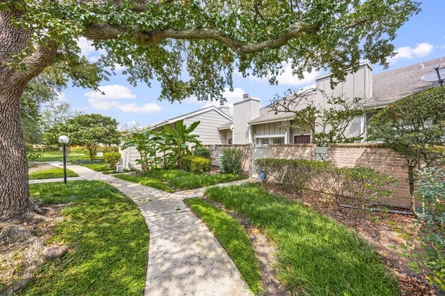 Photo - 7092 Greenway Chase St