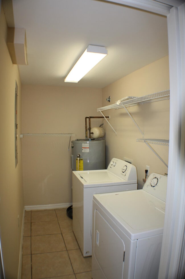 Photo - 7435 Albany Rd