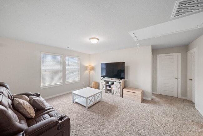 Photo - 17466 Buckeye Br