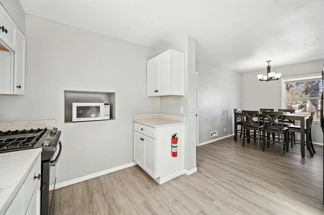 348 109th Ave NE