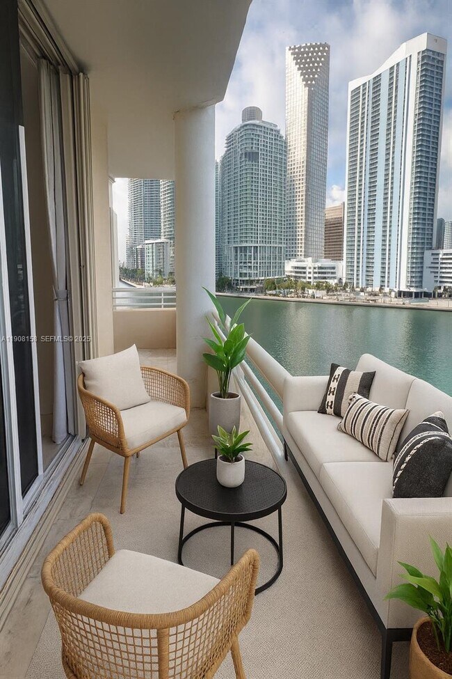 Photo - 888 Brickell Key Dr Unit 806