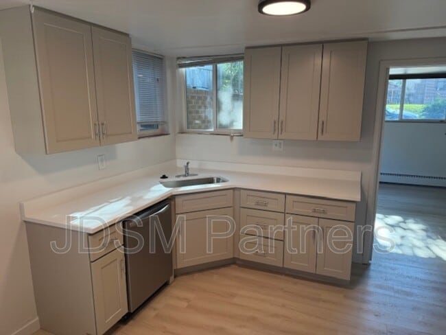 Photo - 1046 Harrison St