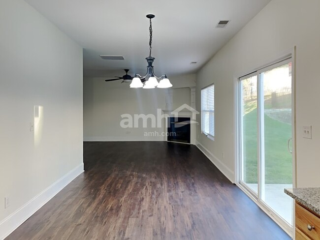 Photo - 2003 Moonstone Ln