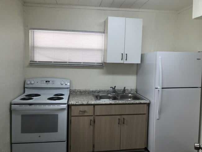 Photo - 14343 Walsingham Rd