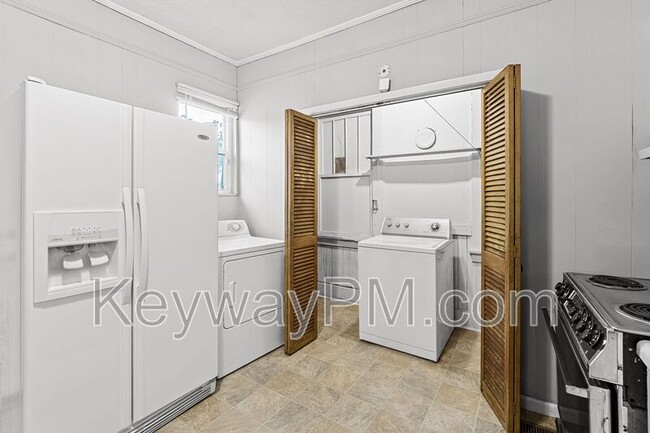 Photo - 1914 Warren St