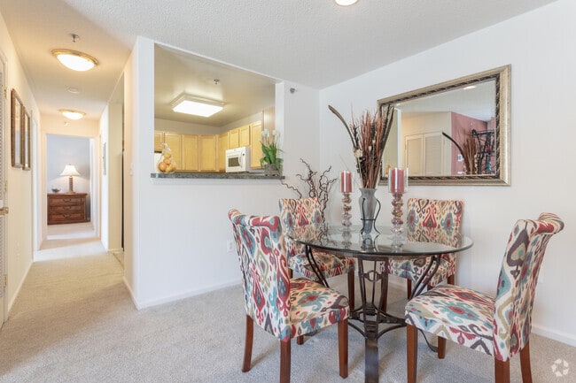 1BR, 1BA - 714 SF
