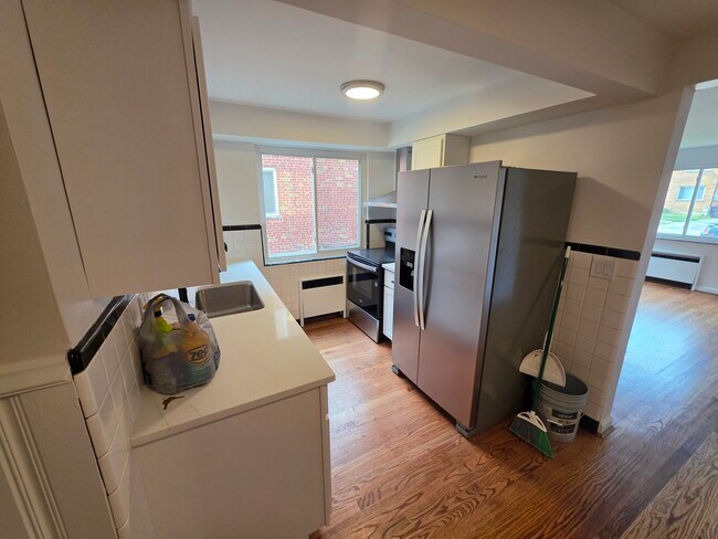 3911 E Gatewood Ln Unit 2