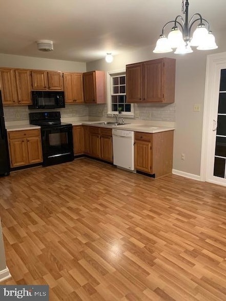 Photo - 39 Laurie Ln