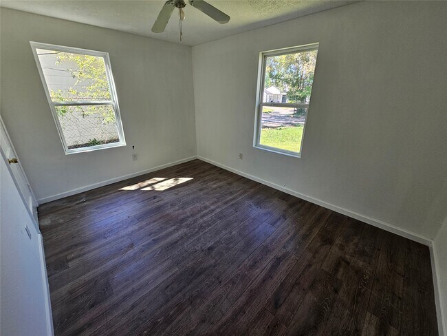 Photo - 6015 Beekman Rd