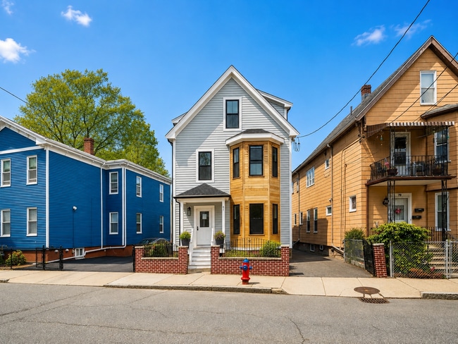 Building Photo - 81 Gilman St Unit 1
