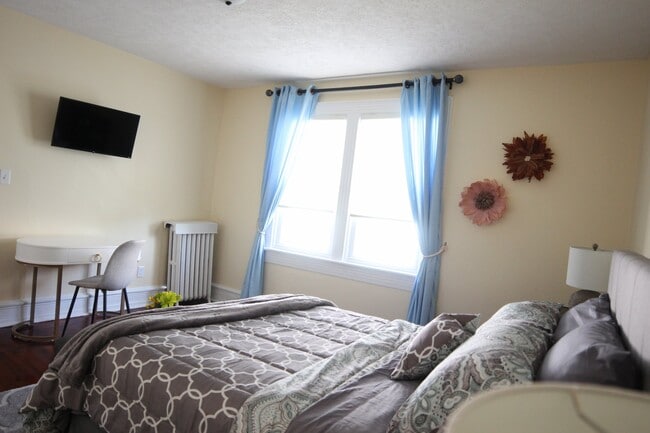 Photo - 310 Chestnut St