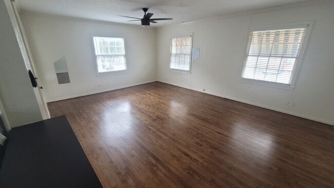 Photo - Avondale and Crocker Street Apartments