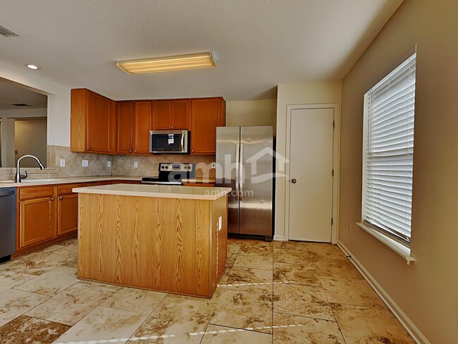 Photo - 777 Rembrandt Ave