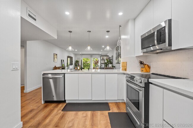 Photo - 6361 N Falls Cir Dr Unit 305