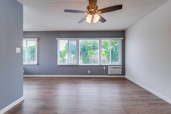 Photo - 6320 11th Ave