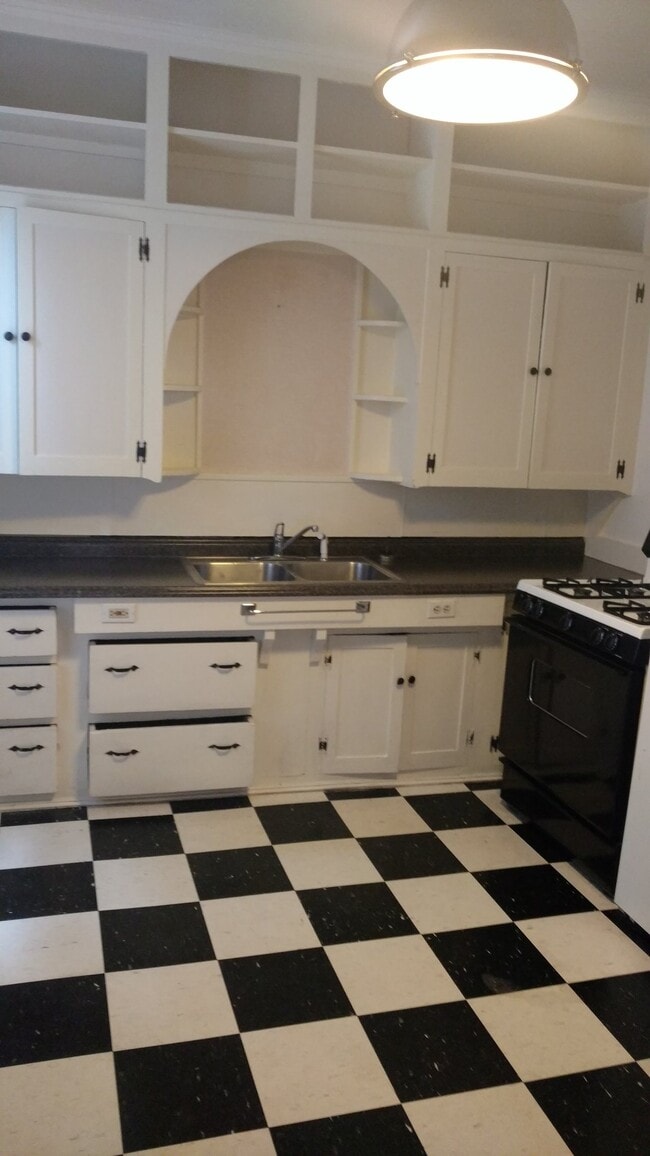 Photo - 521 West St Unit 521 w 10th apt 2
