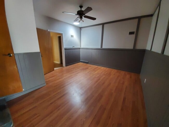 Living room 2 - 1004 S Taft Hill Rd Unit A