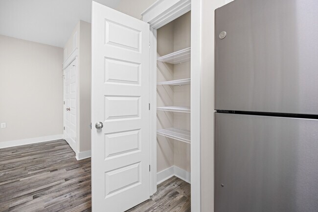 NEW 1BR Kitchen (Pantry)