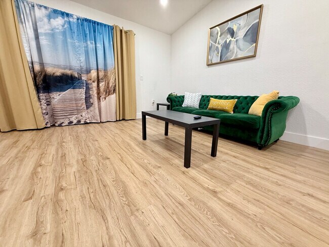 Photo - 20423 NW 29th Pl Unit SI ID1471918P