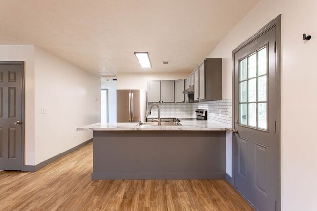 Photo - 605 Baron Dr