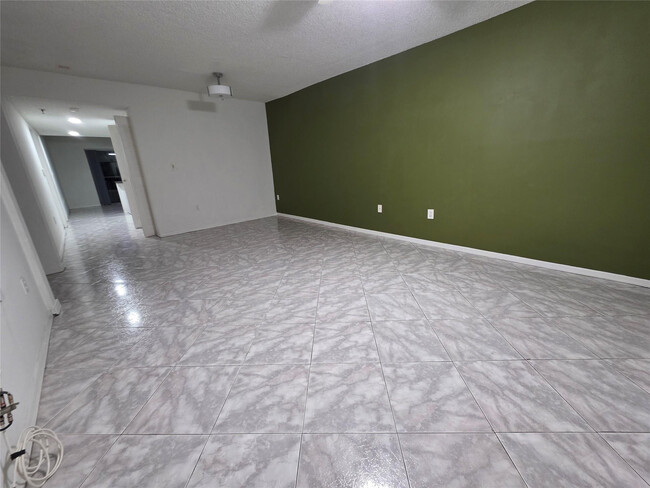 Photo - 9470 Tangerine Pl Unidad 208