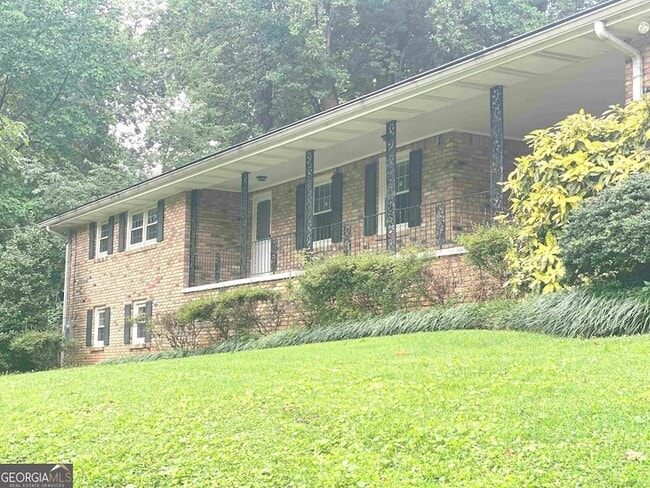Building Photo - 1893 Mt Royal Dr NE Rental
