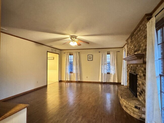 Photo - 2810 Roanoke Ln