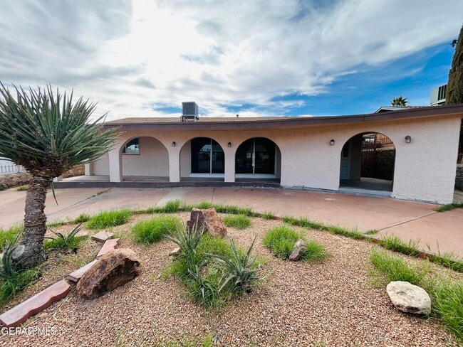 Photo - 805 Chile Pl