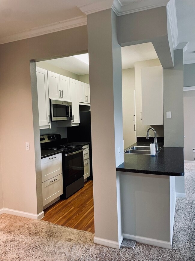 Updated kitchen - 7483 S Quail Cir Unit 624