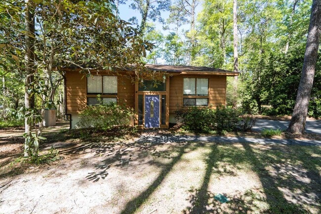 Building Photo - 3322 Robinhood Rd