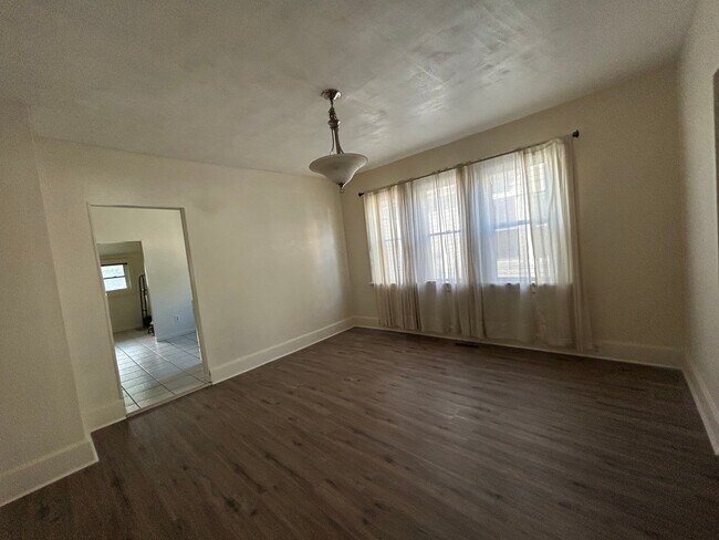 Photo - 439 S G St