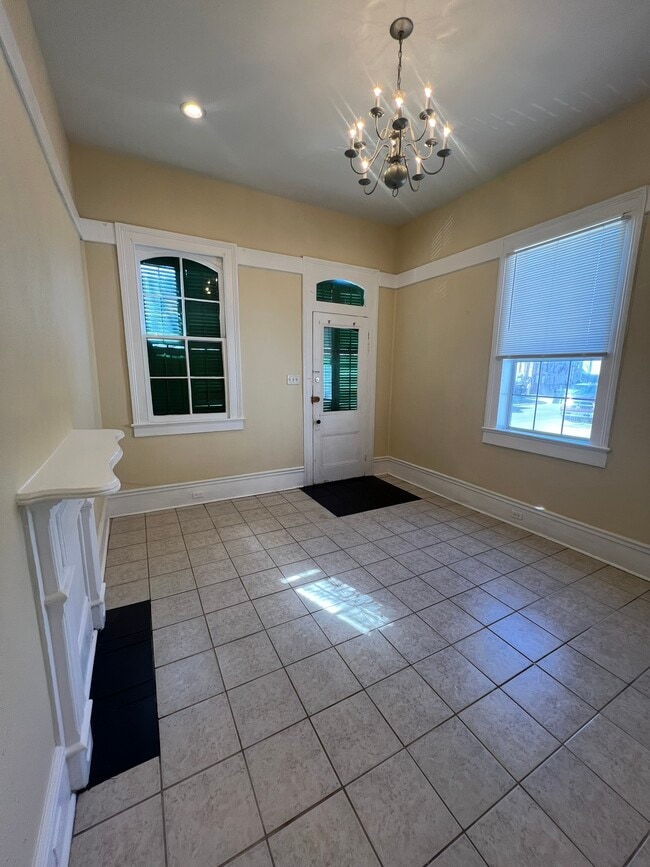 Photo - 1911 Lapeyrouse St