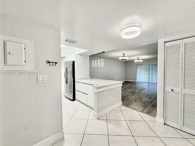 Building Photo - 8600 NW 34th Pl Unit 102