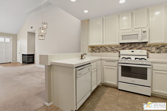 Photo - 13372 Savanna