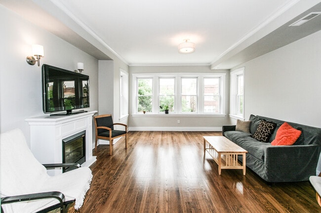 Photo - 5317 W Montrose Ave